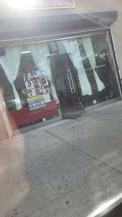 https://cdn.salonspotlight.com/photos/L83GP6B3pyEAXJ7mNlX2/427db038-474d-475f-a25a-a0fadd177662_720x720