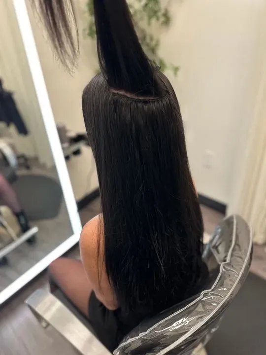 https://cdn.salonspotlight.com/photos/L8h9imqaPPQVvr6uV74Z/6116f999-fc2c-48bd-9bf0-74e61382b209_720x720