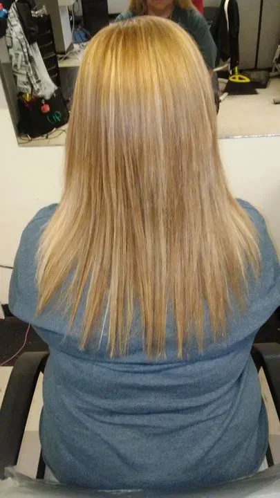 https://cdn.salonspotlight.com/photos/L8kFFk5z62v2RT9y53SB/4cabc05d-63d3-4e9b-a190-c607efef8fde_720x720