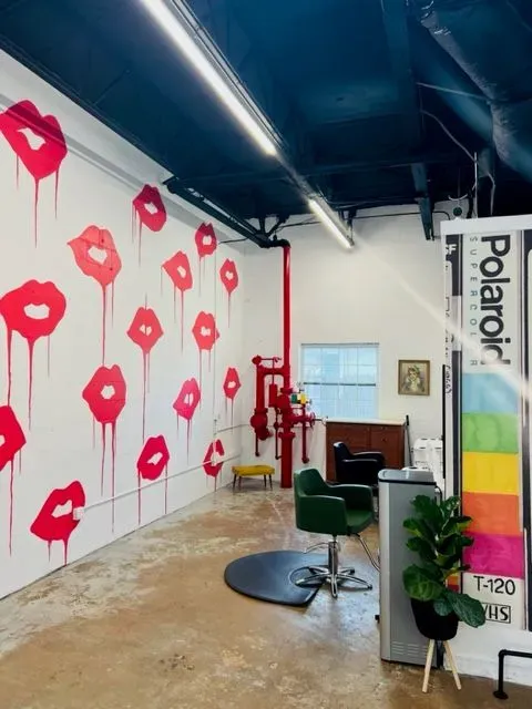 https://cdn.salonspotlight.com/photos/LAaD6AG4cEjfIUoARyZt/2343d030-a4e2-40e2-a72f-e37f3b568635_720x720