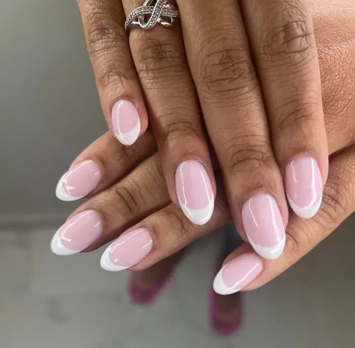 https://cdn.salonspotlight.com/photos/LAfYbc0UwCJdGiFJEqNS/d1ea44ff-55e3-4ef3-b926-501b8ea071ef_720x720