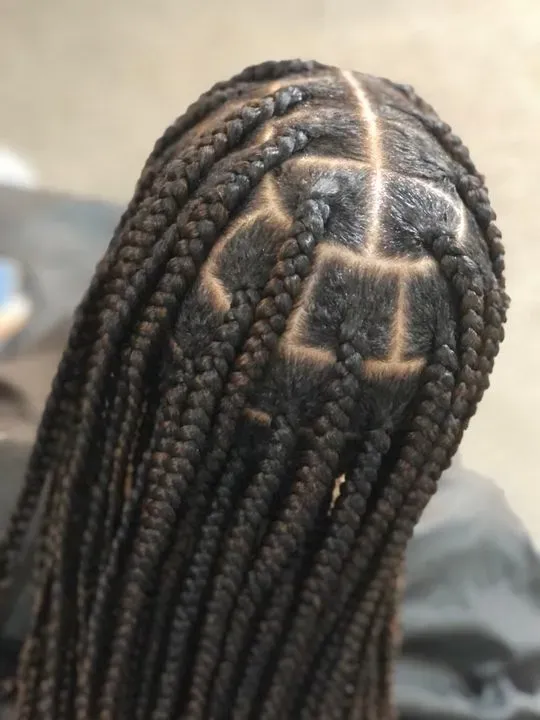 https://cdn.salonspotlight.com/photos/LEVzEJXhRmcW0KMihXbb/42149299-fbc6-4073-8c37-984f7125e88e_720x720