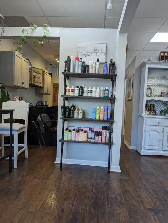 https://cdn.salonspotlight.com/photos/LGzuotaLIynQVJOMw4fd/ed7ce1e7-39b0-4802-b447-7320e23df26d_720x720