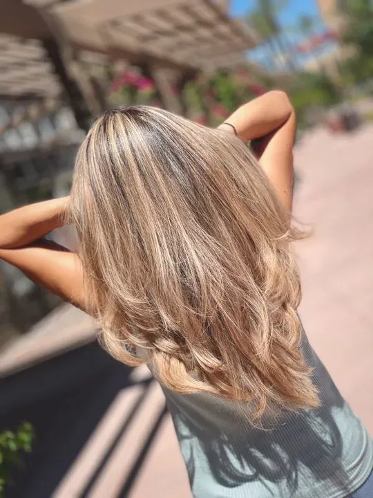 https://cdn.salonspotlight.com/photos/LKD9WLZPzfLPC7XSiqxd/f1f7e6ad-35f6-4039-9972-9ee66695ad3a_720x720