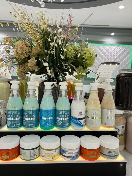 https://cdn.salonspotlight.com/photos/LNndidtidIzlIyjSLChD/56d3ce34-088c-422b-a27f-6d32efd64f9d_720x720