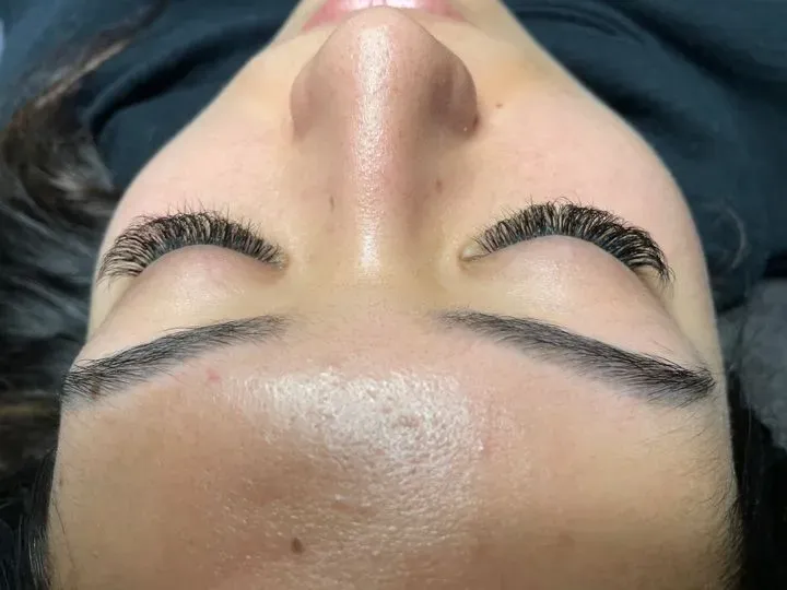 https://cdn.salonspotlight.com/photos/LO9x3EtxpyMRuJp0esWH/7347156f-9302-4e78-91d4-14691d3b5caf_720x720
