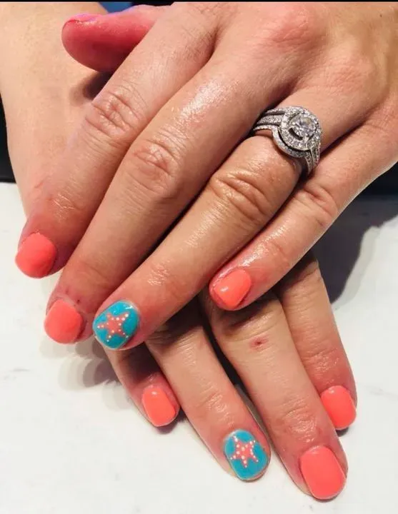 https://cdn.salonspotlight.com/photos/LO9x3EtxpyMRuJp0esWH/d782869b-daf5-4912-9fd8-15abd8dd0ab7_720x720