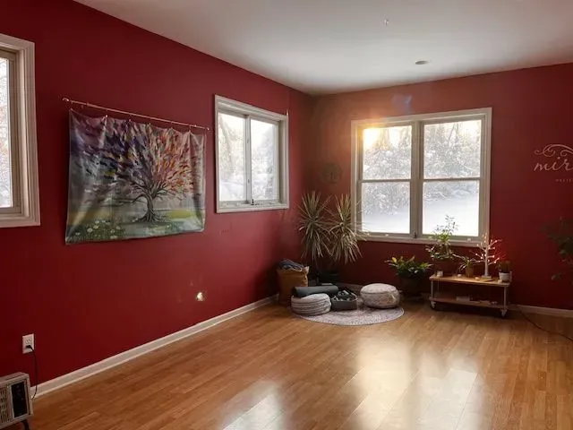 https://cdn.salonspotlight.com/photos/LOSCSfqGFKXnDaZg3bJ1/15fc25df-5f43-4d2a-89e7-3615829cc436_720x720