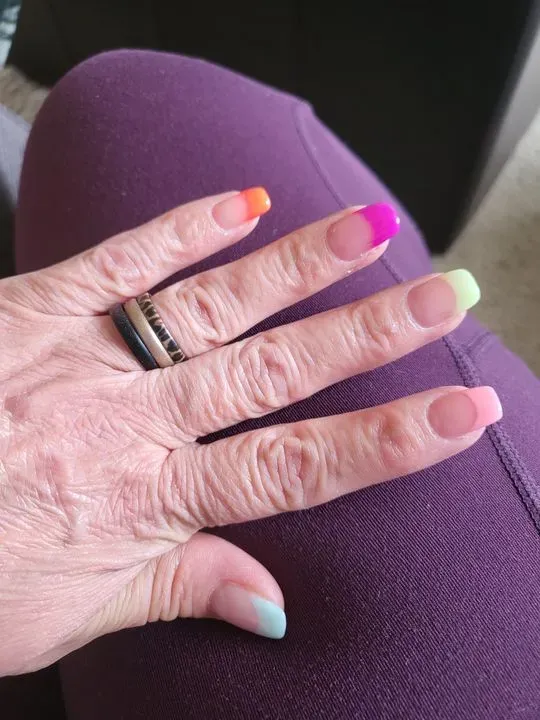 https://cdn.salonspotlight.com/photos/LQFj4JNgl0O4Ilesznwo/60cd8cc7-22b4-4619-996a-29c32ef84b7c_720x720