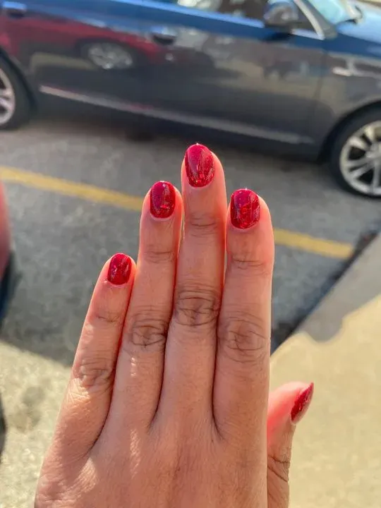 https://cdn.salonspotlight.com/photos/LQFj4JNgl0O4Ilesznwo/e6e49cf4-22dc-44a4-a682-6b2f644106a2_720x720
