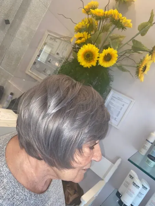 https://cdn.salonspotlight.com/photos/LQHFELDnetpd0yCE3Q3o/78eb696c-6702-4827-98b2-043eeea808ea_720x720