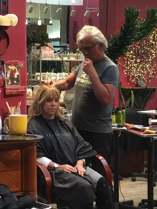https://cdn.salonspotlight.com/photos/LR8Y2G2i65oIDrT5HPmE/3a818cc5-2959-4c72-b811-856ff7f5a147_720x720