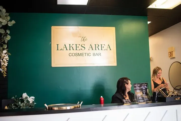 https://cdn.salonspotlight.com/photos/LSwS6cHjo4YvAuBApsW4/e0c041b0-6c0c-4b5b-84b5-587926cfc652_720x720