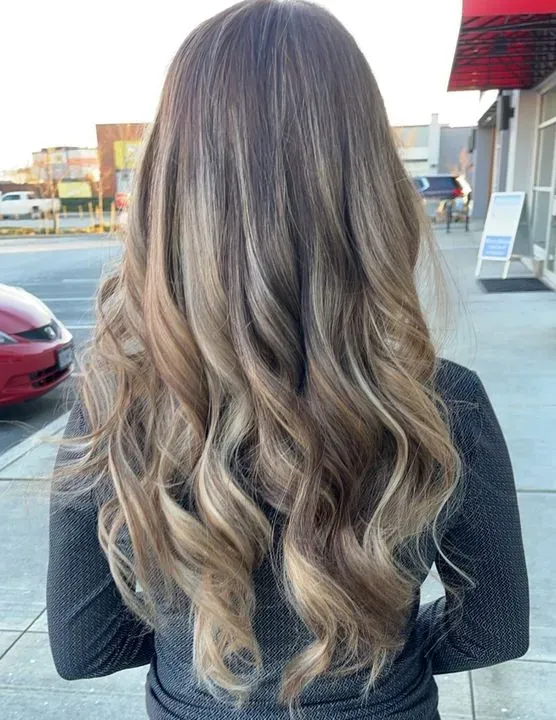 https://cdn.salonspotlight.com/photos/LTjiNVFWZxCchyTJGH6Q/27513bf2-0bbc-456b-a798-12d89b42c997_720x720
