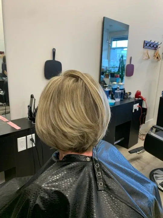 https://cdn.salonspotlight.com/photos/LTjiNVFWZxCchyTJGH6Q/511b6acf-d718-4ded-b43d-5f963c93f741_720x720