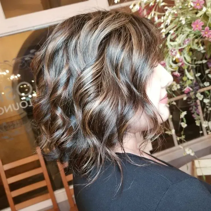 https://cdn.salonspotlight.com/photos/LVHWJbGK1DHFXH3MKVk5/928f4f58-e36f-47be-a9f1-bfb49c2e97e7_720x720