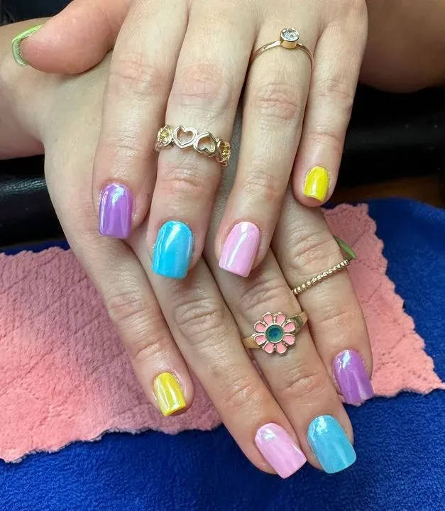 https://cdn.salonspotlight.com/photos/LWnojbZXvN7pnqWeWrAI/495f2c46-5786-449a-a558-64c3c885b3e0_720x720