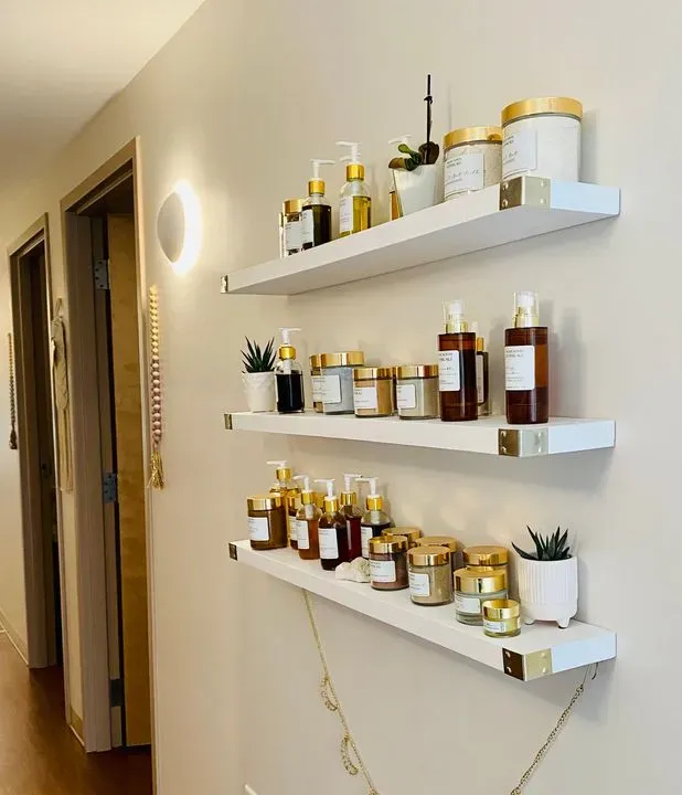 https://cdn.salonspotlight.com/photos/LYDkoxwmMyDY0kgXzZ4F/fc794ce5-1ede-4f94-984a-33243c23d858_720x720