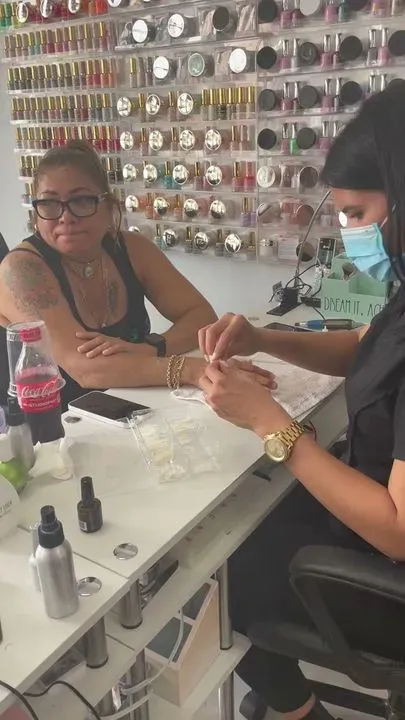 https://cdn.salonspotlight.com/photos/LaKQHX6UdmquZ4rIXkJV/812aa94e-4875-4723-a122-59ffeeb94490_720x720