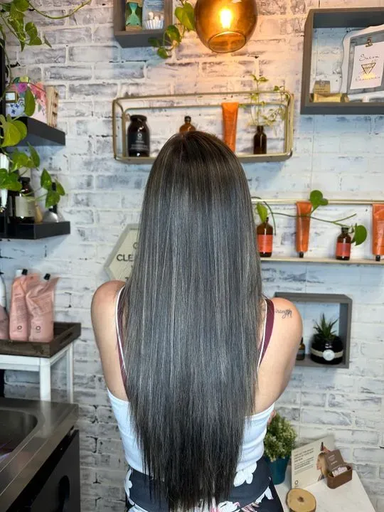 https://cdn.salonspotlight.com/photos/LcOewNiwsC4gGdBOTDaS/fdbdb7c5-97b8-4087-ba66-f511b38c6811_720x720