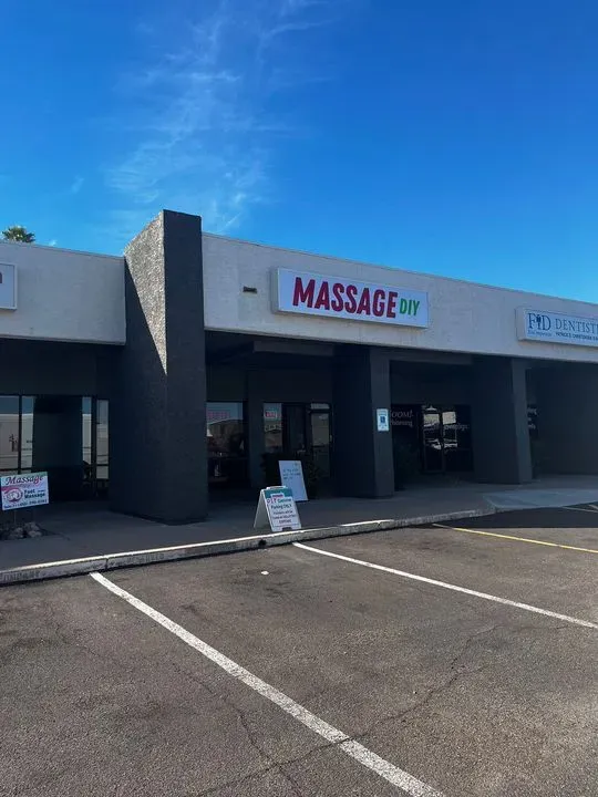 https://cdn.salonspotlight.com/photos/LczRzkDC9RZTD1qAoZiR/6248e688-7091-43fa-a950-ad8d874eaeb7_720x720