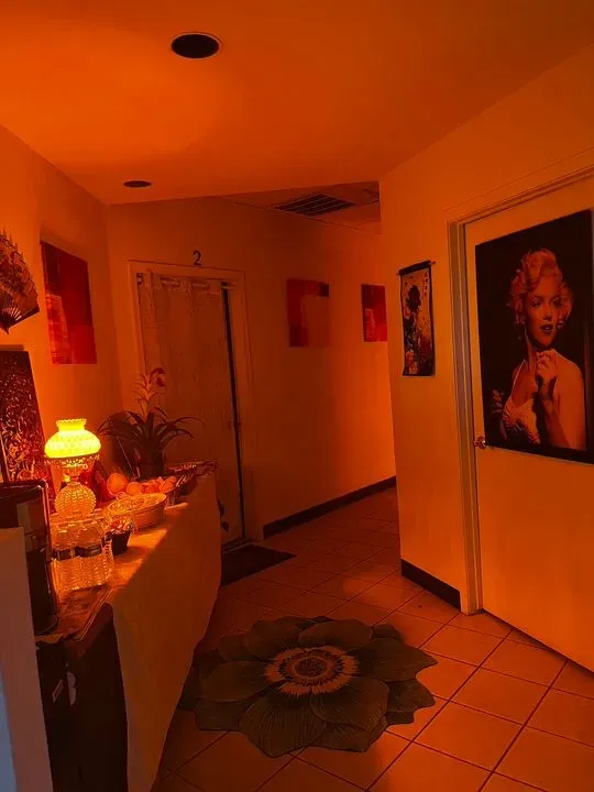 https://cdn.salonspotlight.com/photos/LczRzkDC9RZTD1qAoZiR/7074d609-d7f9-4499-a3f7-10bbff697400_720x720