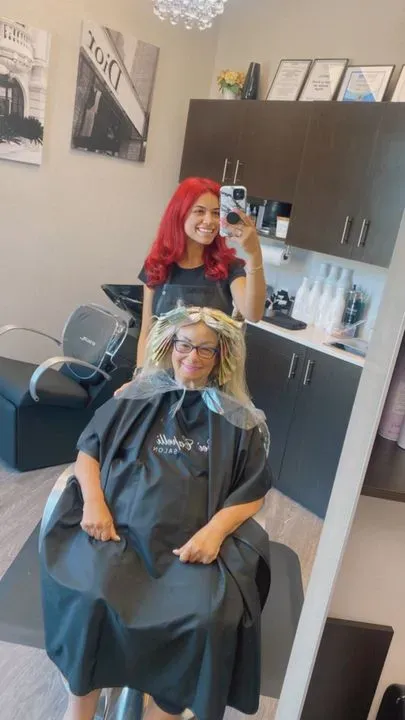 https://cdn.salonspotlight.com/photos/Lg1ZFNoXJ8HmwMaqOiEy/8802ecd2-d8cc-4f20-aab1-a268552b14e5_720x720
