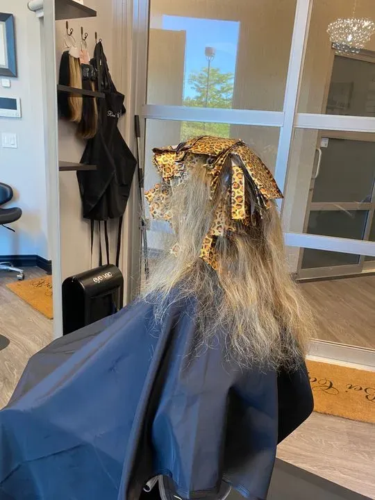 https://cdn.salonspotlight.com/photos/Lg1ZFNoXJ8HmwMaqOiEy/89cd39bc-1ce0-441f-aafc-c916950813f2_720x720