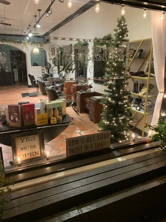 https://cdn.salonspotlight.com/photos/LiEpFscqCsCxh6YqhIvC/c682c902-08c5-493c-b31a-54c8d14abc7d_720x720