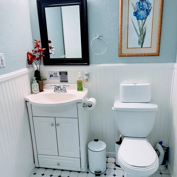 https://cdn.salonspotlight.com/photos/LibROXDGbZp4Kh326p6I/89e5efce-84c3-4a99-99a1-40868448d994_720x720