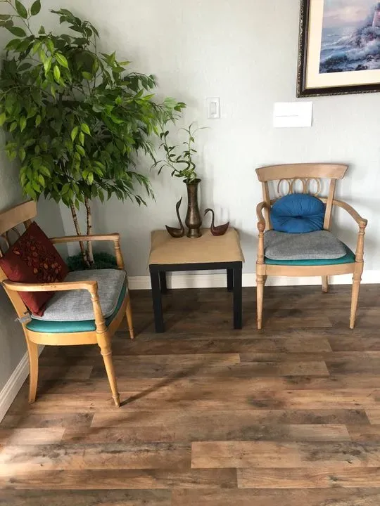 https://cdn.salonspotlight.com/photos/LibROXDGbZp4Kh326p6I/8eb049c4-d371-458a-8498-30bfeaf0dd66_720x720