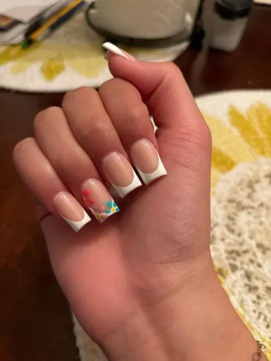 https://cdn.salonspotlight.com/photos/LnIg7u54GSJnDvfIYfXr/d471aeaf-defe-44cb-af5a-37c63d29b400_720x720