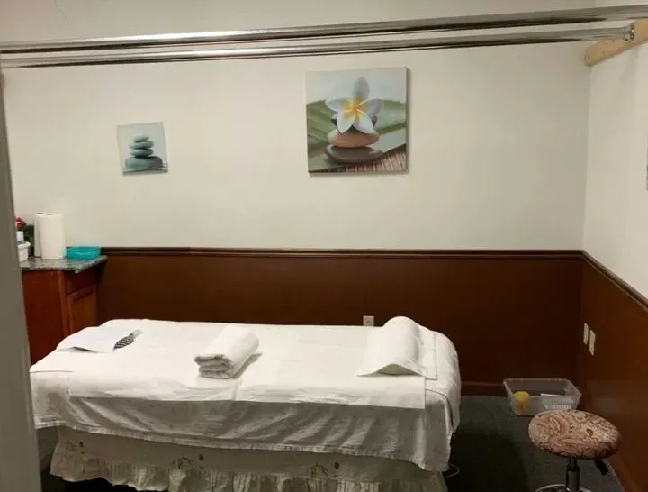https://cdn.salonspotlight.com/photos/LoTkUQx1fjiHPpezUlL1/b8399b19-2f9d-4a25-9702-3735c57c3829_720x720