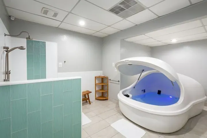 https://cdn.salonspotlight.com/photos/Lok5LTinKZLzLklepezI/ecdf8c21-4693-4396-a2fb-3dc60141bb85_720x720
