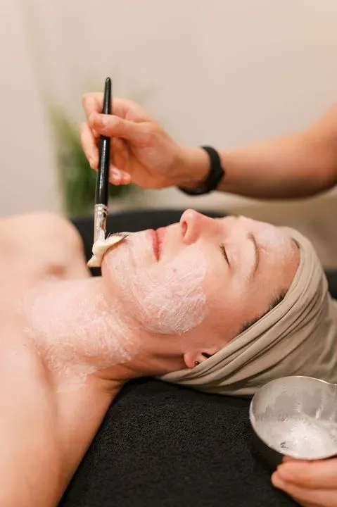 https://cdn.salonspotlight.com/photos/Lsel2uXeWQP5QuTA9VmR/da3aafc8-4aea-4a2e-b212-1d980f2727e6_720x720