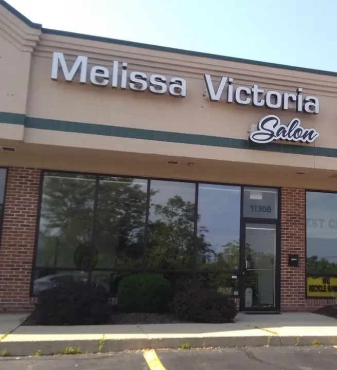 https://cdn.salonspotlight.com/photos/Ltn3zUF2fL2d9L3T59NO/8d78ed03-712b-400b-a13a-40dc463ec52b_720x720