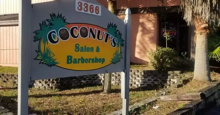 https://cdn.salonspotlight.com/photos/LuhXWrE5xZPKHcl2GplE/28e356da-d6fb-4cbb-b449-3724eb9813f2_720x720