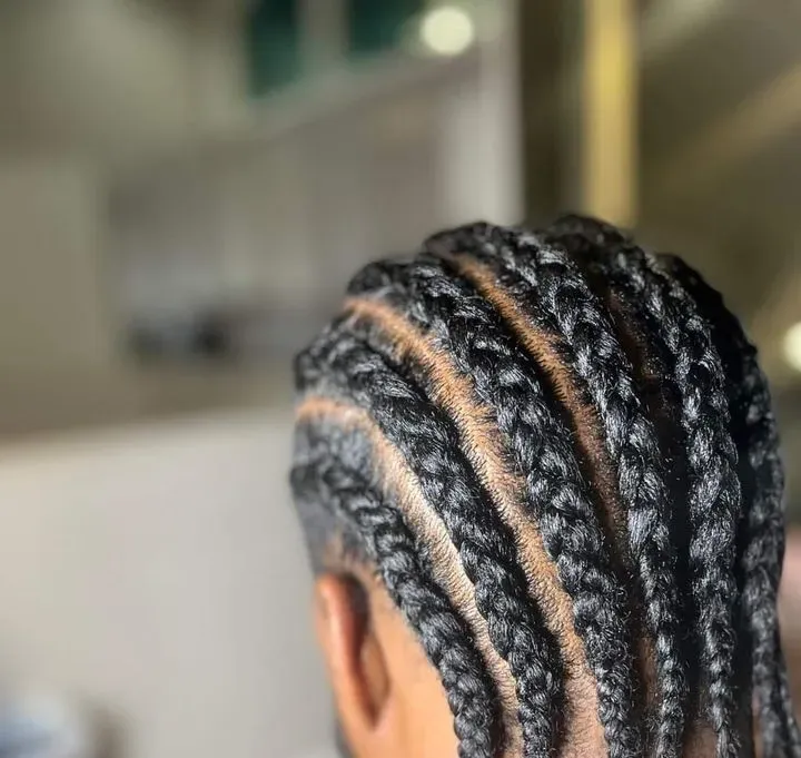 https://cdn.salonspotlight.com/photos/LuhXWrE5xZPKHcl2GplE/e463d8c7-1f4a-40a3-a9be-9cbdfdfcc944_720x720