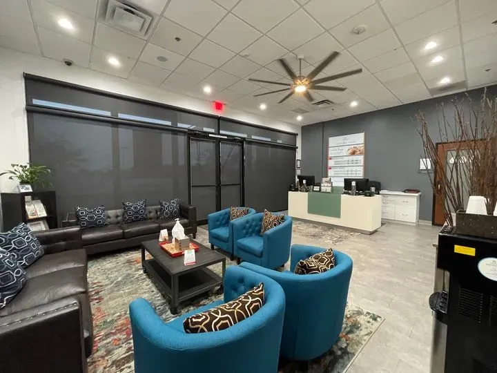 https://cdn.salonspotlight.com/photos/Lwm2kVa8PgwRgccVueqg/6f7b806a-800f-49f0-bca2-1e0ed9d42207_720x720