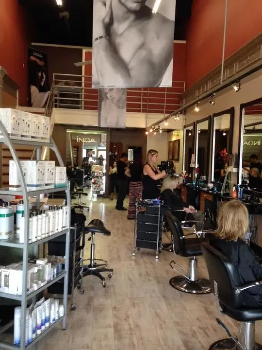 https://cdn.salonspotlight.com/photos/LwyuDQRX8AyHKurUNiR2/0865dcda-7df9-4230-a353-5f5b29830fb9_720x720