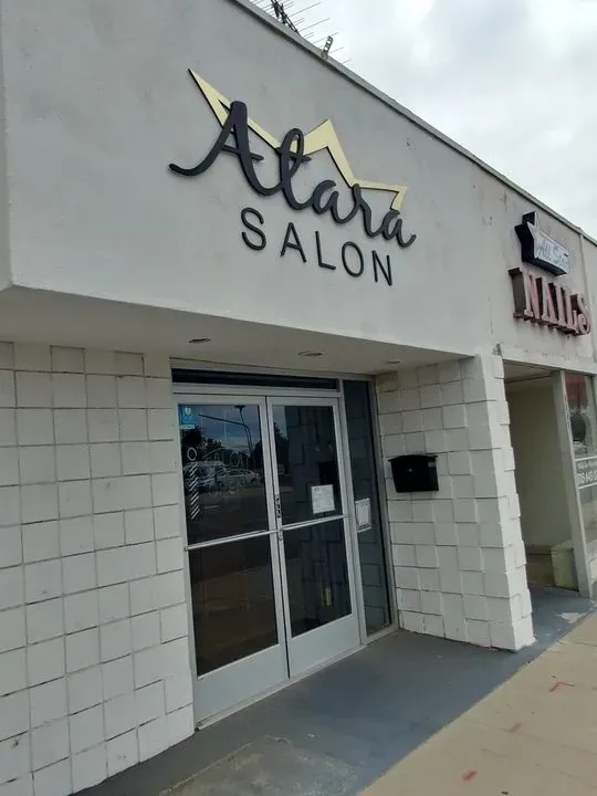 https://cdn.salonspotlight.com/photos/LyDbrIW64FdwvsmxS4gd/3e3dcd22-05ba-4b29-8275-60dc90b5b95e_720x720