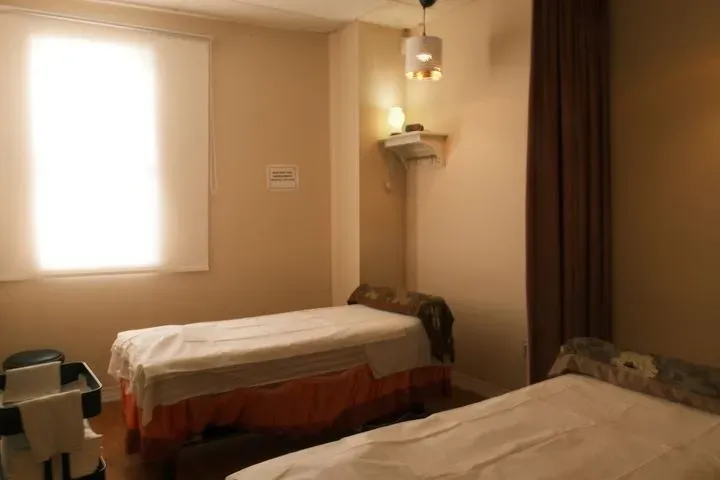 https://cdn.salonspotlight.com/photos/LyhrwlqaQCb2AmR7aw37/766211d2-e777-47ec-b4ce-be3bcadd6348_720x720