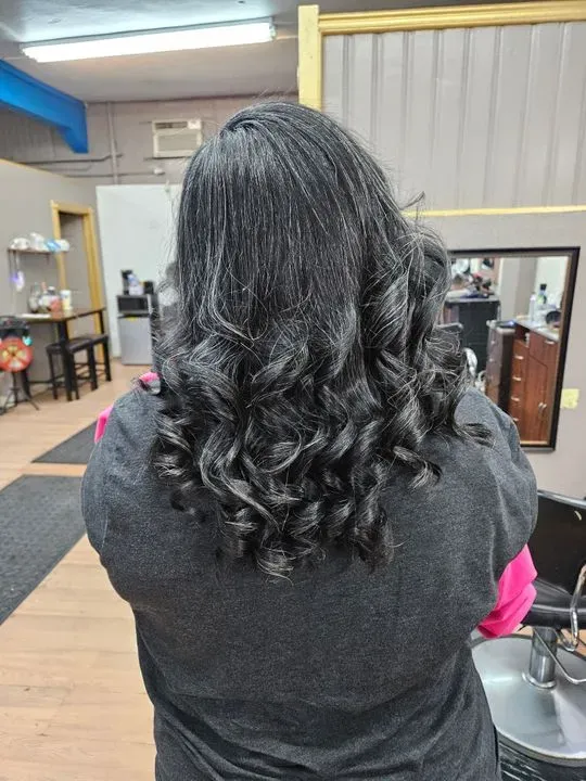https://cdn.salonspotlight.com/photos/M0vVqMdjd5CztzyQYdOq/429dd8d2-e1de-45b8-a010-978ea1a71fed_720x720