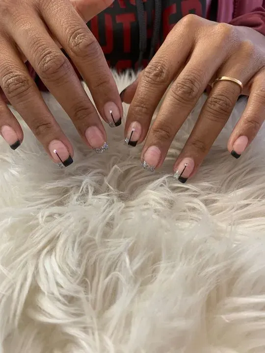 https://cdn.salonspotlight.com/photos/M0vVqMdjd5CztzyQYdOq/f77956c2-3c7f-4ff7-bd5d-941374c3fc17_720x720