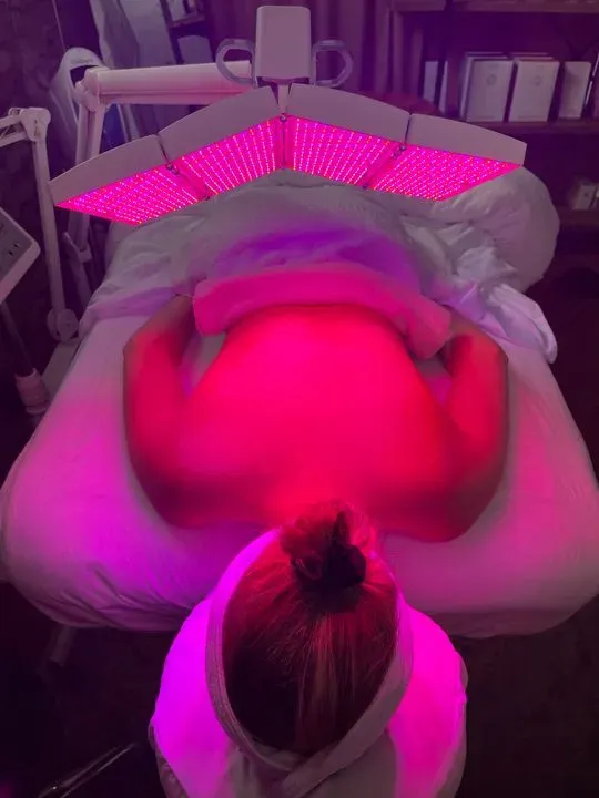 https://cdn.salonspotlight.com/photos/M5Ce3QZEYchI3wxbzoIh/78c608da-4e96-4a9e-8e68-94eff87efa9c_720x720