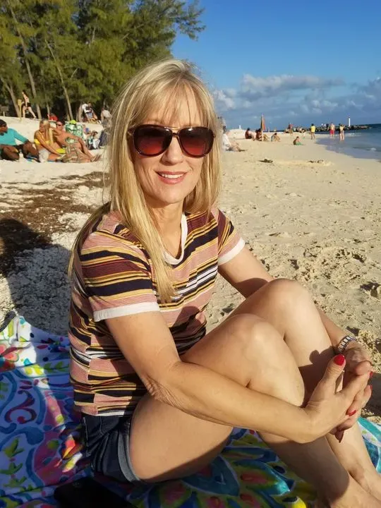 https://cdn.salonspotlight.com/photos/M64z1eFarQuwVaXRb1nC/29142645-25f4-45c0-819d-da3645c19603_720x720
