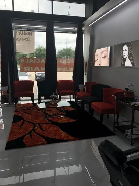 https://cdn.salonspotlight.com/photos/M9J0YnZJUXzE8a74NGOa/52b83453-bed7-47ed-b5ad-31868c4533c4_720x720