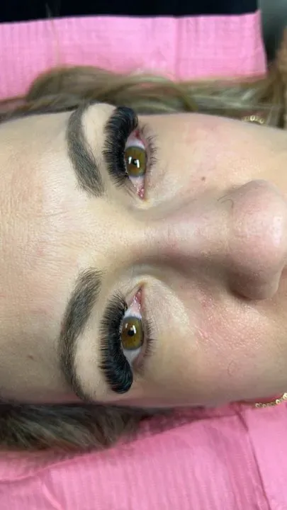 https://cdn.salonspotlight.com/photos/MAVP2Qh23HWnm774p8lg/bbd968d8-961c-45a6-b7f8-2e8a99ea12d5_720x720