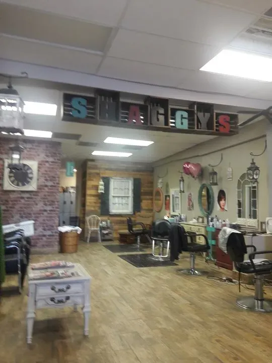 https://cdn.salonspotlight.com/photos/MAwMl4M9NKrCRdSA46bP/5255a5fb-2261-4d86-9ef8-a3264b9dadf0_720x720