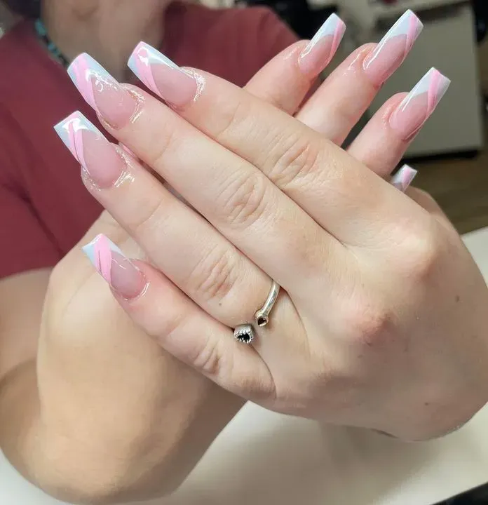 https://cdn.salonspotlight.com/photos/MBxXMeSoaWaFFvmwvrkN/6ea891c6-f51a-468c-9e35-096ea125a8af_720x720